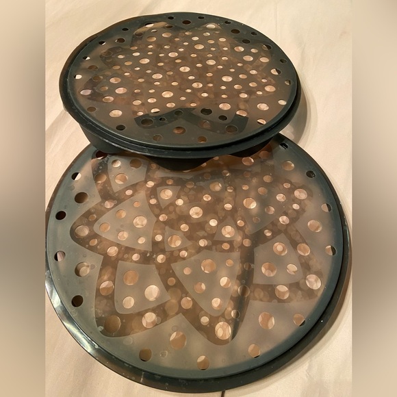 Pampered Chef Microwave Chip Maker (set of 2). Like New. In box. - Picture 2 of 2